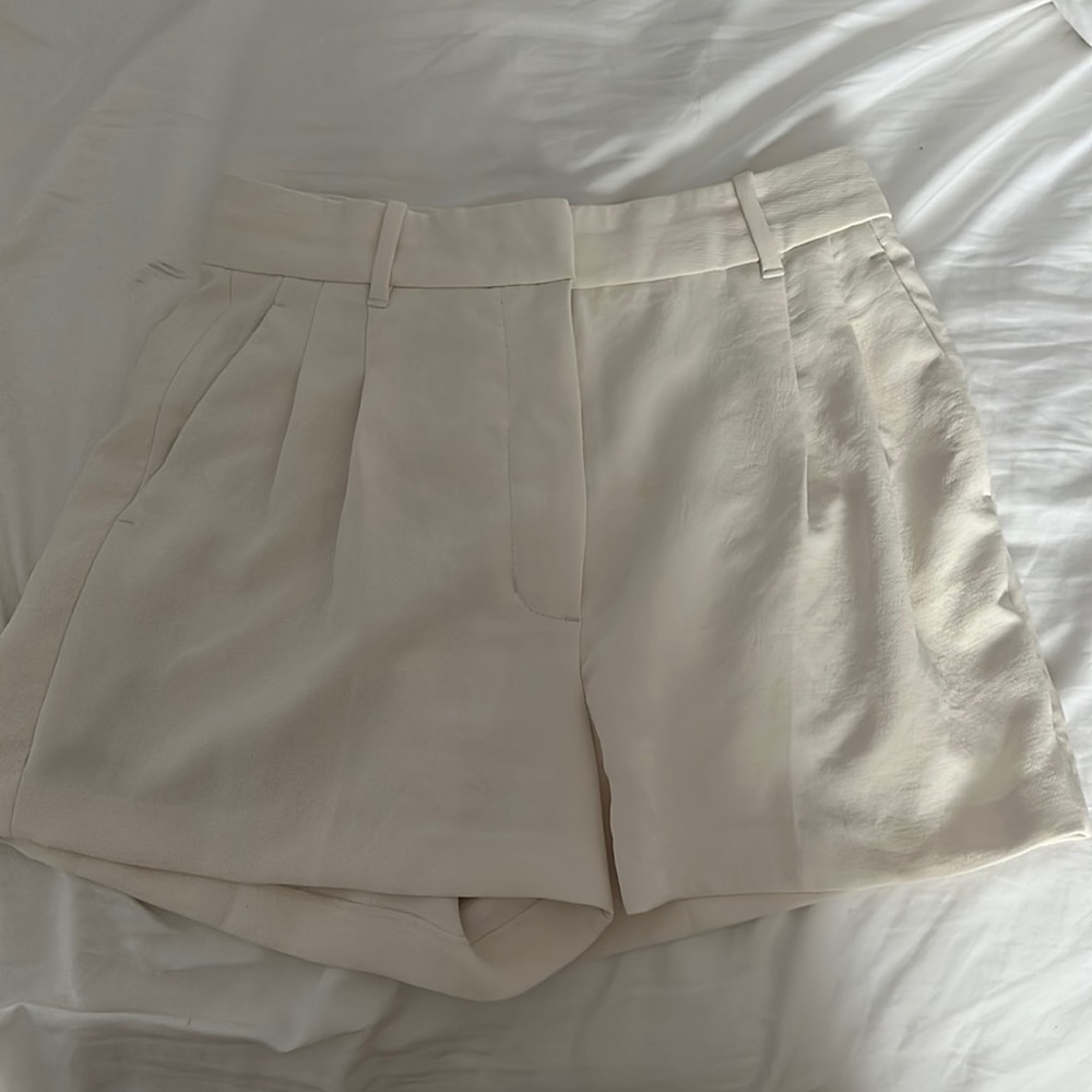 Aritzia High-Waist Cream Tailored Shorts